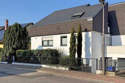 Haus Hockenheim - 8 Zimmer, 233 m&sup2;, 825.000&euro; | Angebot:25862686