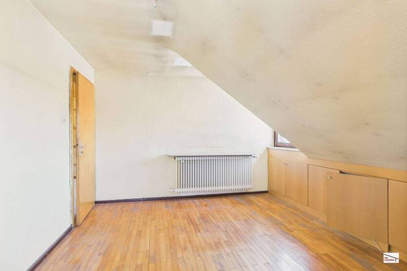 ***Zwei Generationen oder große Familie? 2-Familienhaus mit großem Grundstück in Brühl-Rohrhof***