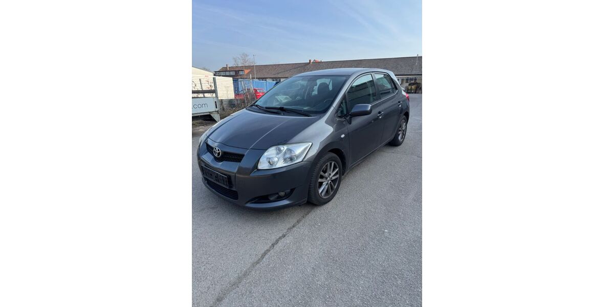 Toyota Auris 294.591 km 2.199 &euro; Ubstadt-Weiher 76698