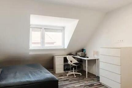 Wohnung Ludwigshafen am Rhein - 4 Zimmer, 108 m&sup2;, 1.300&euro; | Angebot:26465424