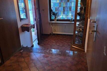 ***Großes Zweifamilienhaus mit Gewerbemöglichkeit!*** 8 zimmer