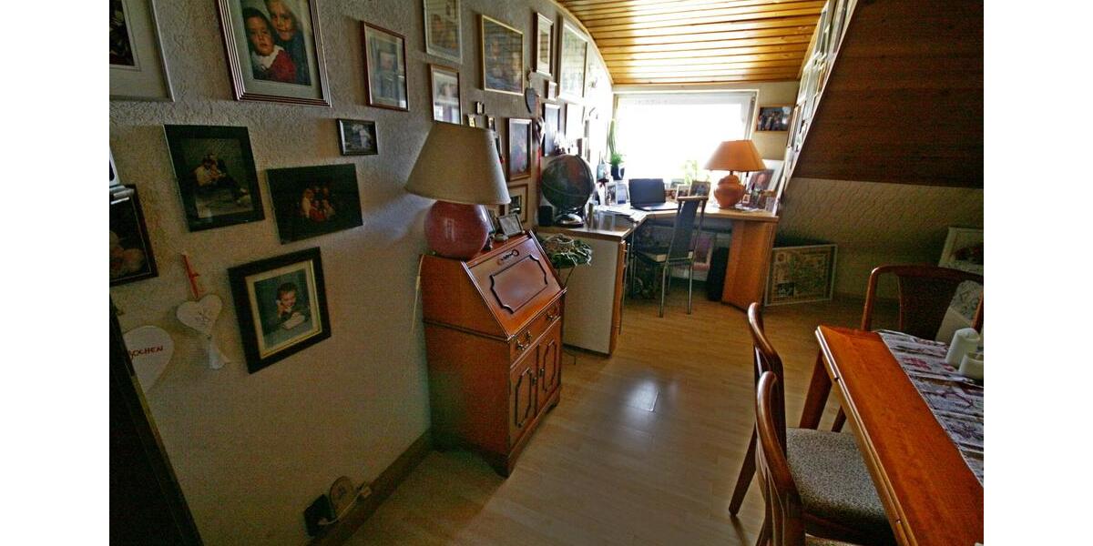 Dachgeschoßwohnung Ludwigshafen am Rhein Parkinsel - 4 Zimmer, 100 m&sup2;, 330.000&euro; | Angebot:26706806