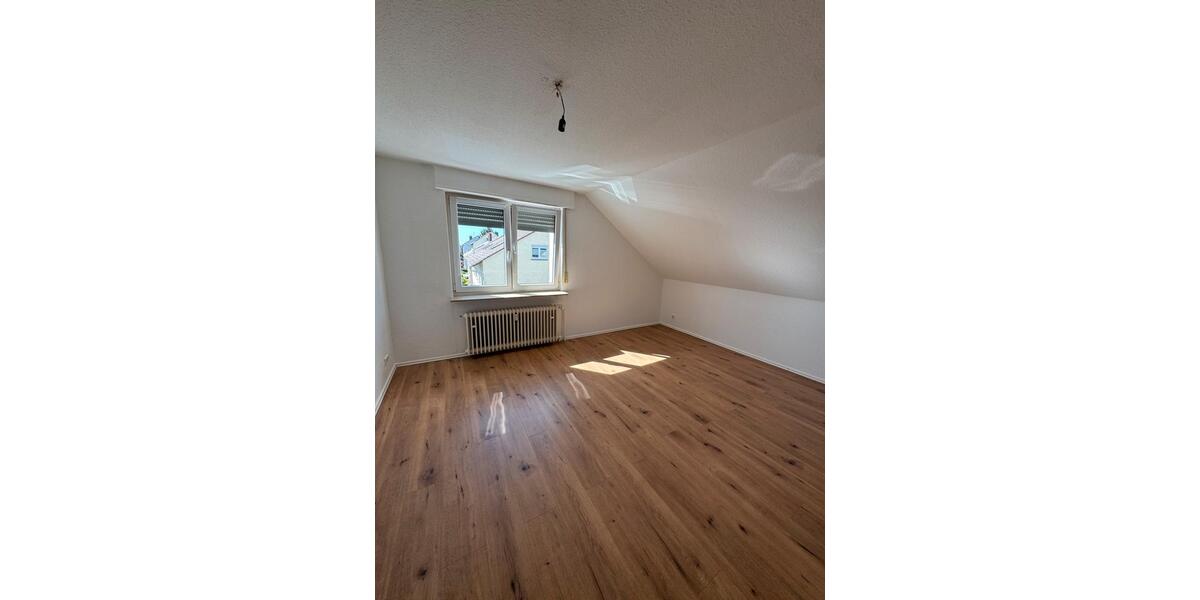 Dachgeschoßwohnung Heddesheim - 2 Zimmer, 50 m&sup2;, 850&euro; | Angebot:26345318