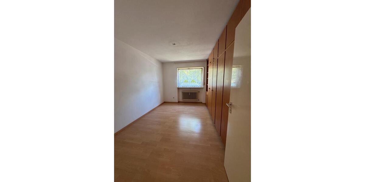 Erdgeschoßwohnung Mannheim Käfertal - 5 Zimmer, 120 m&sup2;, 1.200&euro; | Angebot:26345319