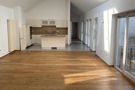 Wohnung Ludwigshafen am Rhein Rheingönheim - 4 Zimmer, 150 m&sup2;, 1.300&euro; | Angebot:25784264