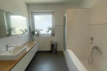 Wohnung Ludwigshafen am Rhein Ludwigshafen-Hemshof - 2 Zimmer, 85 m&sup2;, 1.150&euro; | Angebot:26237346