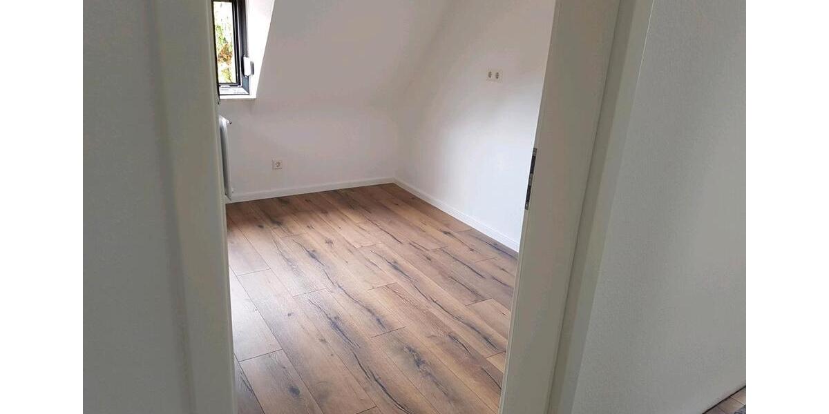 Dachgeschoßwohnung Schriesheim - 4 Zimmer, 86 m&sup2;, 1.200&euro; | Angebot:26286468
