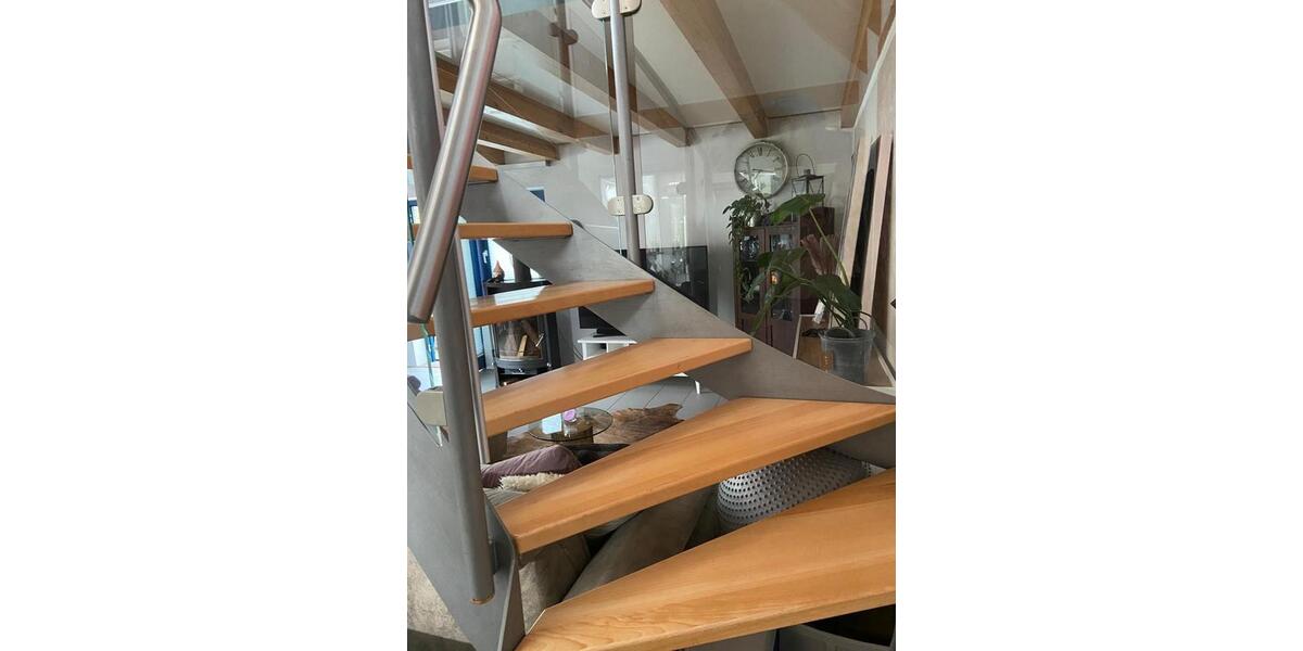 71m² hochwertige vollmöblierte Maisonette-Wohnung mit Einbauküche, Balkon, Kamin und Galerie 2 zimmer