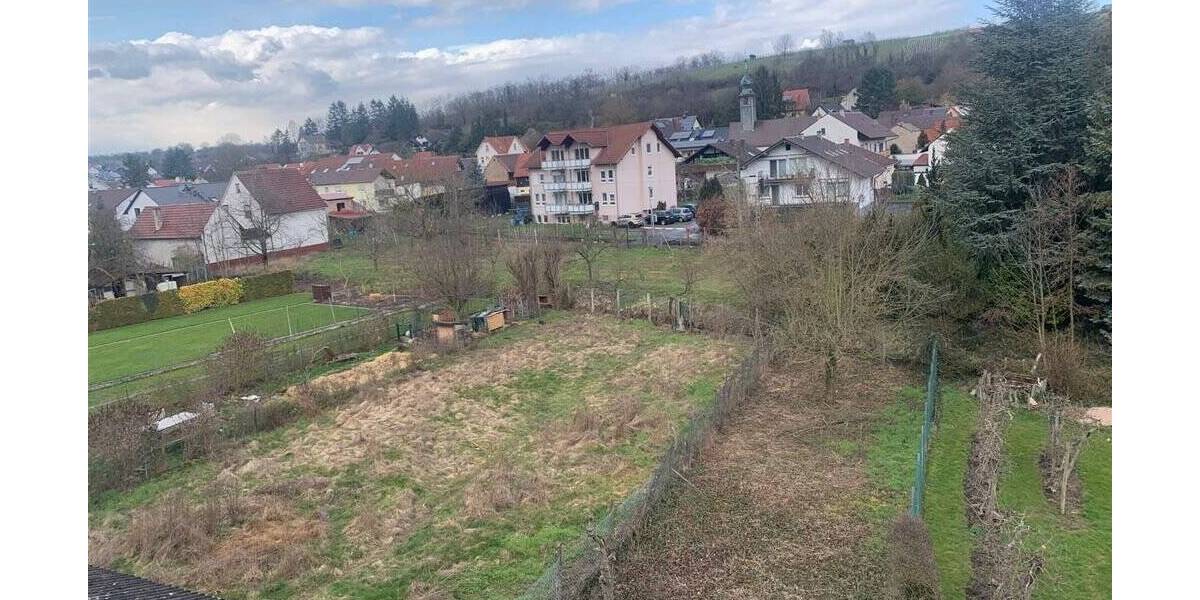 *Exklusives Baugrundstück* ca. 1.513 m² mit Bachzugang und Blick auf die Weinberge zimmer