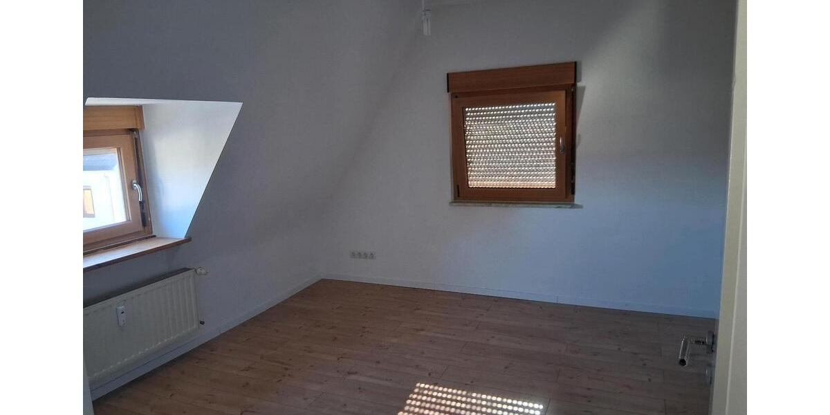 Dachgeschoßwohnung Ludwigshafen am Rhein Mundenheim - 2 Zimmer, 60 m&sup2;, 830&euro; | Angebot:26320358