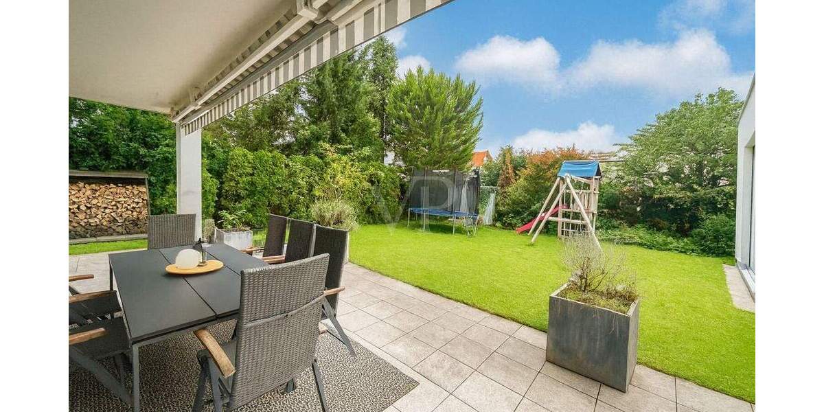 Freistehendes Mehrparteienhaus mit großem Garten und Raum für Generationen zimmer