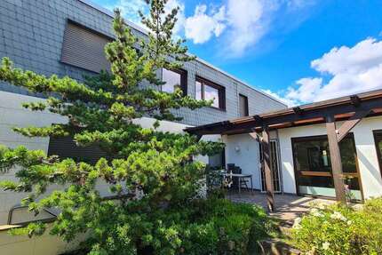 Haus Viernheim - 5 Zimmer, 198 m&sup2;, 2.200&euro; | Angebot:23476349