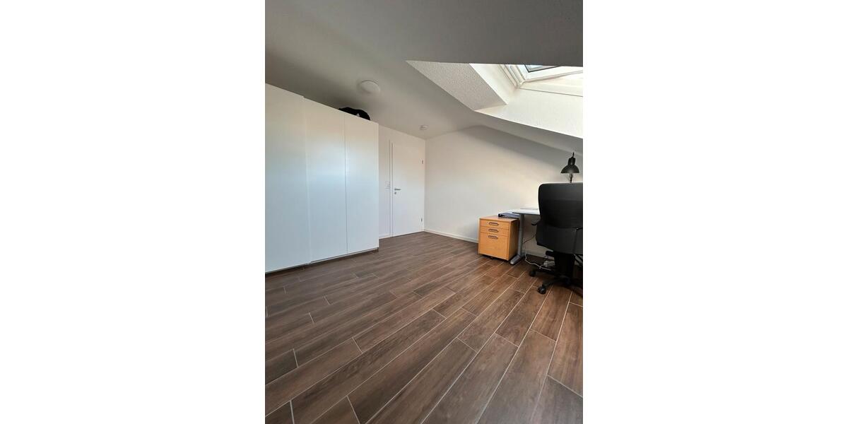 Dachgeschoßwohnung Wiesloch - 3 Zimmer, 70 m&sup2;, 814&euro; | Angebot:26147825