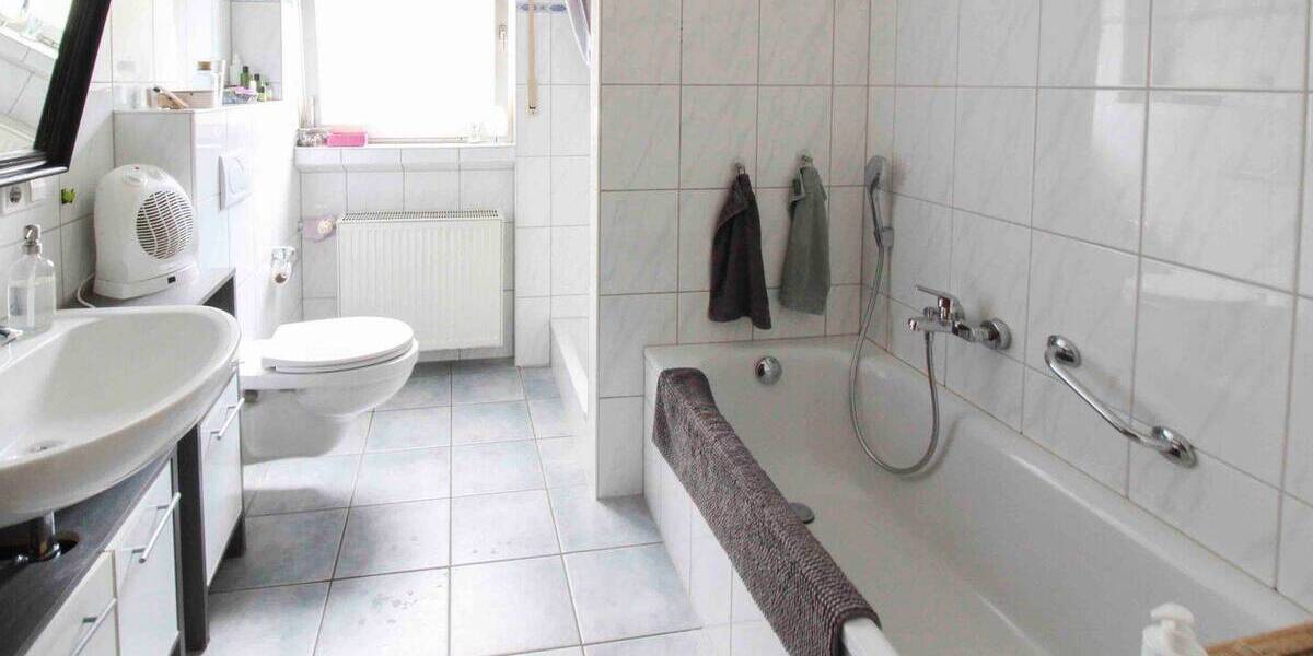 Einfamilienhaus Eschelbronn - 8 Zimmer, 265 m&sup2;, 439.000&euro; | Angebot:26427810