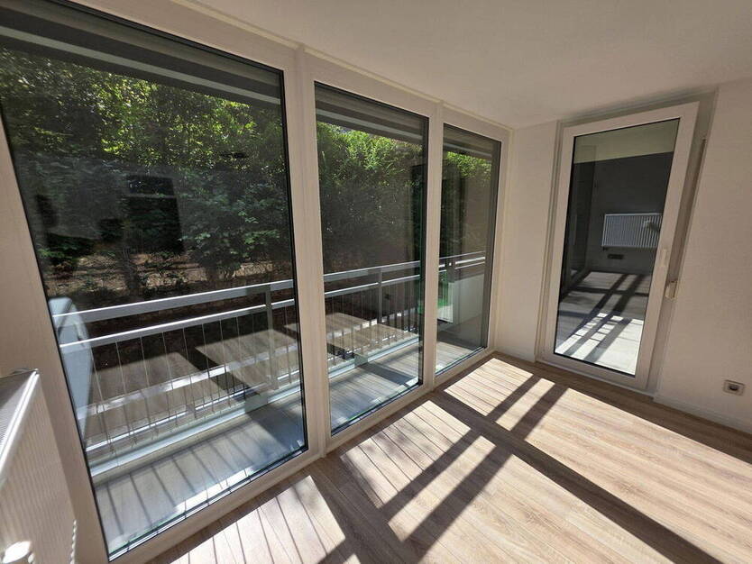 Renovierte 2,5-Zimmer-Wohnung in Heidelberg Mombertplatz (incl. Tiefgarage)