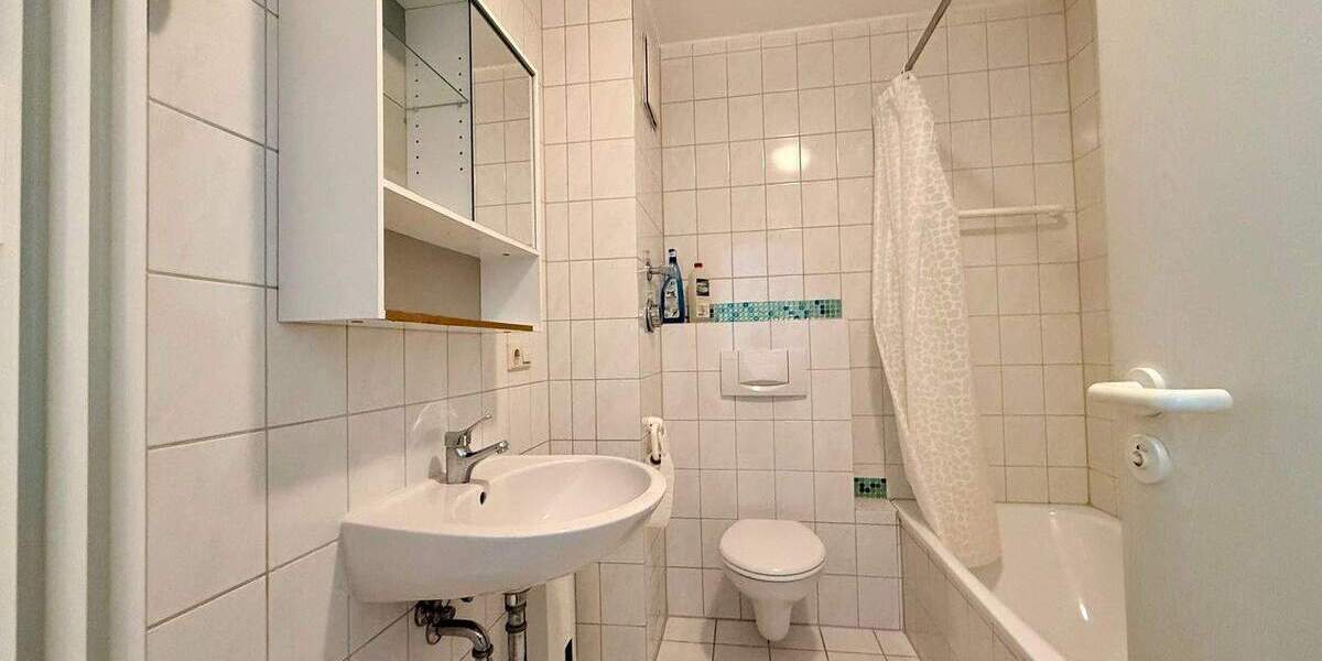 Großzügige möblierte 1-Zimmerwohnung mit Balkon in zentraler Lage - leerstehend 1 zimmer