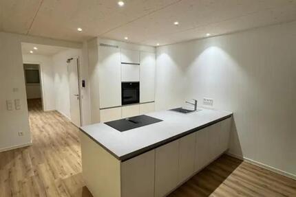 Stilvolle, neue 3-Zimmer-Wohnung mit Balkon und EBK in Östringen, 3 zimmer