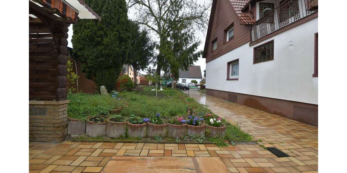 Idyllisches DHH mit Sanierungspotential an der Grenze zu Mundenheim Zusätzliches Hinterhaus inkl. - Doppelhaushälfte Ludwigshafen am Rhein Mundenheim | Angebot:25959710