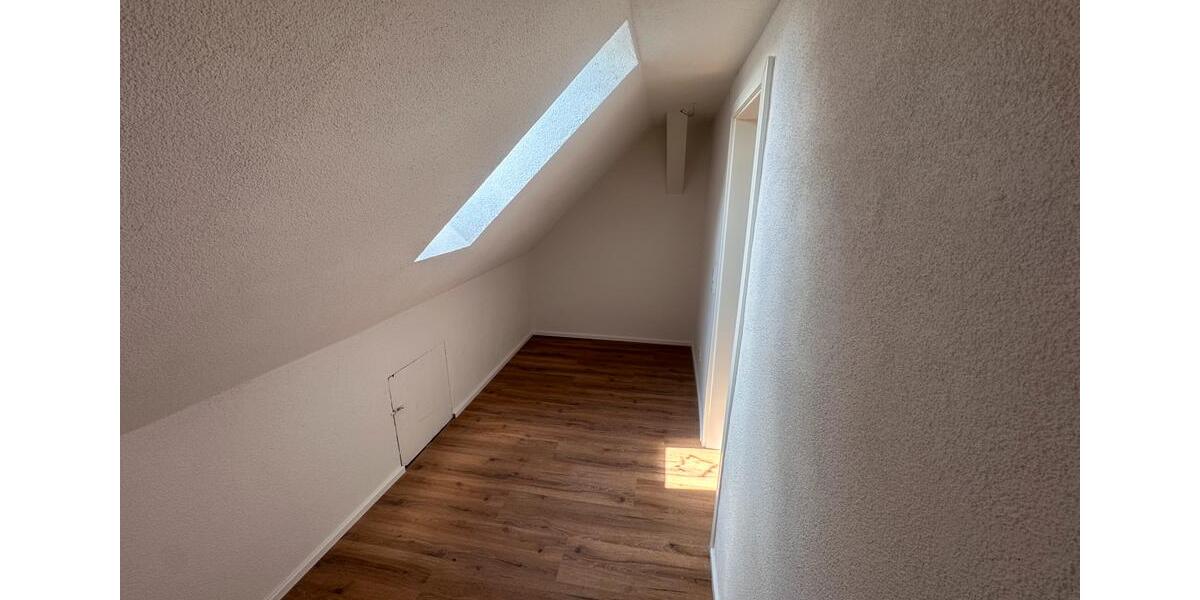 Dachgeschoßwohnung Waldbrunn - 3 Zimmer, 70 m&sup2;, 750&euro; | Angebot:26525464