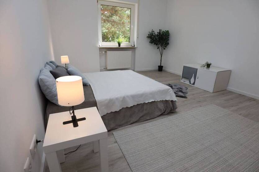 Erstbezug nach Kernsanierung Altersgerechte 3-Zimmer Wohnung mit Aufzug und barrierefreiem Zugang