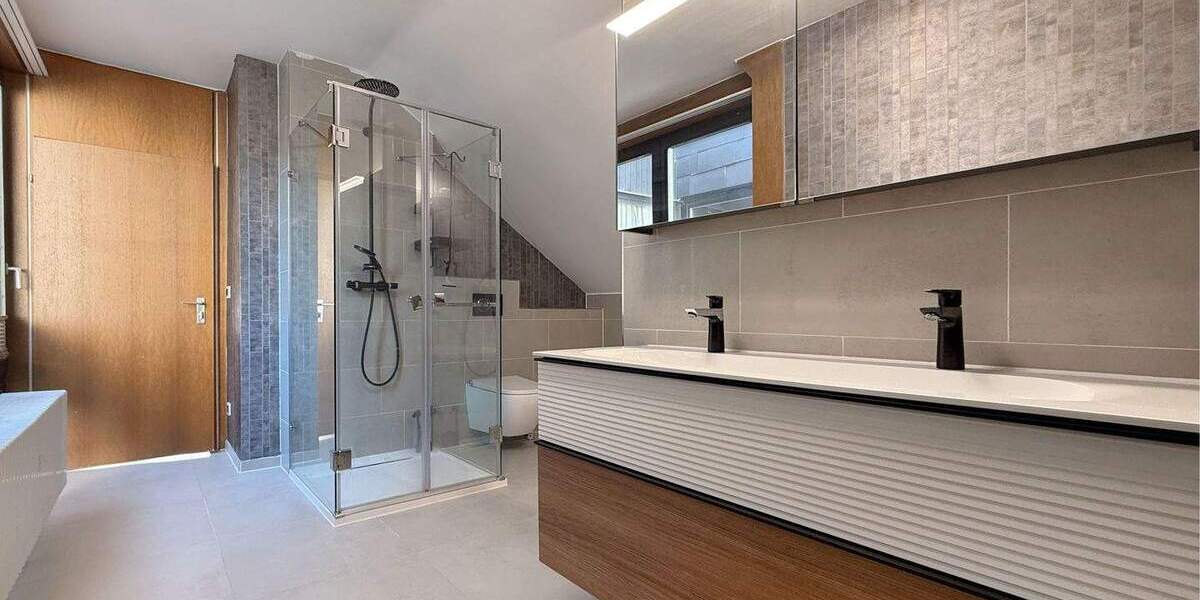 Einfamilienhaus Hockenheim - 8 Zimmer, 233 m&sup2;, 825.000&euro; | Angebot:25862686