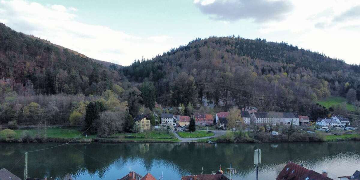 Ehemaliges Gasthaus mit 3 Einzelzimmer & 5 potentiellen Wohnungen inkl. Gaststätte und Parkplätze - Gewerbeobjekt Neckarsteinach | Angebot:26059021
