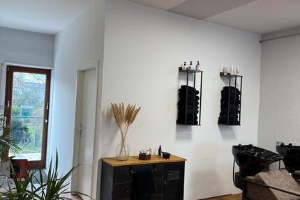 Raum zu vermieten im Friseursalon zimmer