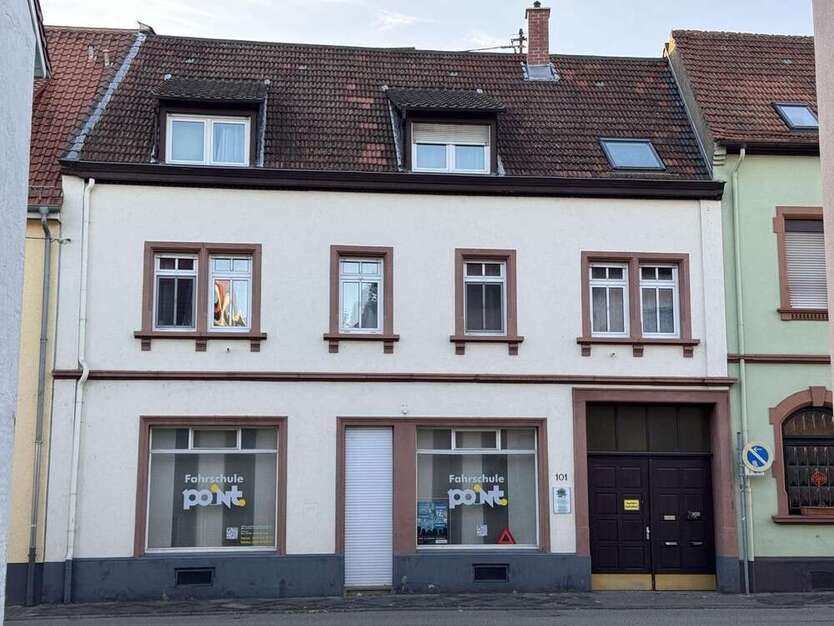 Haus zum Kaufen in Mannheim 840.000 € 466.82 m²