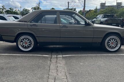 Mercedes-Benz 190 204.000 km 7.210 &euro; Gorxheimertal 69517