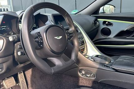 Aston Martin DBS