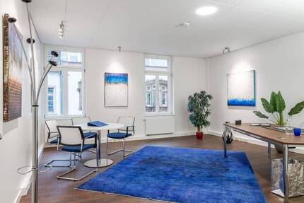 Repräsentatives Premium-Einzelbüro mit Meetingbereich - All-in-Miete
