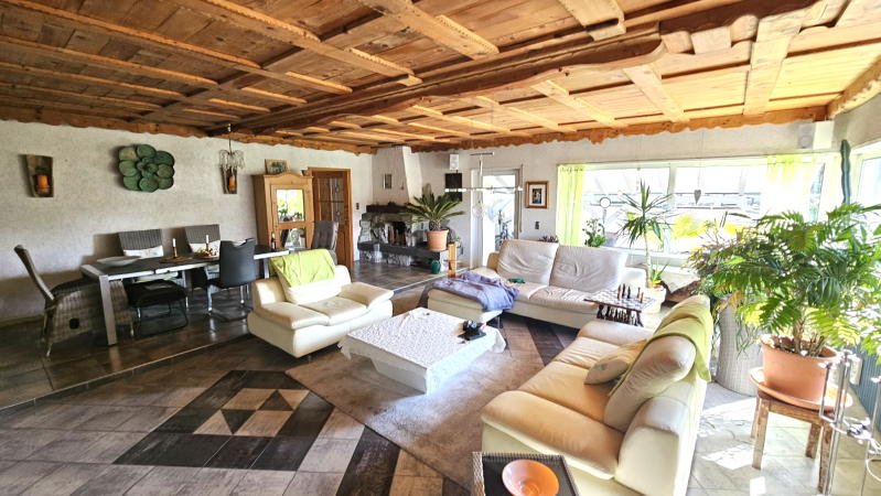 ObjNr:19463 - Vollsaniertes 3-Fam. Haus mit tollem Garten in ruhiger Lage in LU-Edigheim 13 zimmer