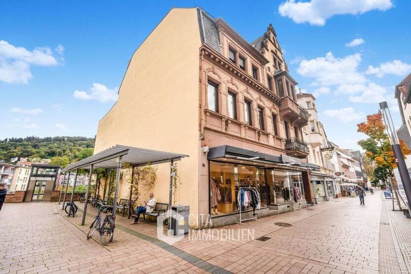 Bezugsfrei - Modernisierte Dachgeschoßwohnung in Weinheim - 4 Zimmer, ideal in der Stadtmitte!