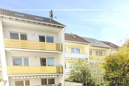 BLICK INS GRÜNE! SOFORTBEZUG! GROßES EINFAMILIENHAUS (REIHE) MIT GARTEN UND GARAGE! 7 zimmer