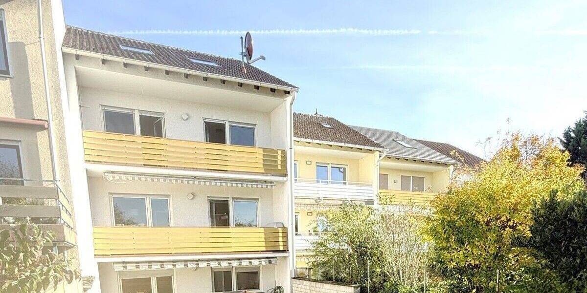 BLICK INS GRÜNE! SOFORTBEZUG! GROßES EINFAMILIENHAUS (REIHE) MIT GARTEN UND GARAGE! 7 zimmer