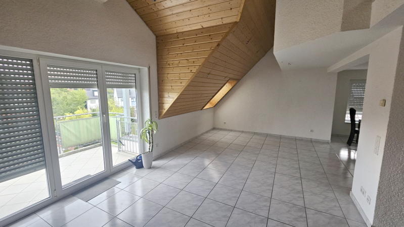 ObjNr:19757 - Sehr gepflegte 3,5 Zi ET-Maisonettewohnung mit Balkon und PkW-Stellplatz in LU-Maudach 3.5 zimmer