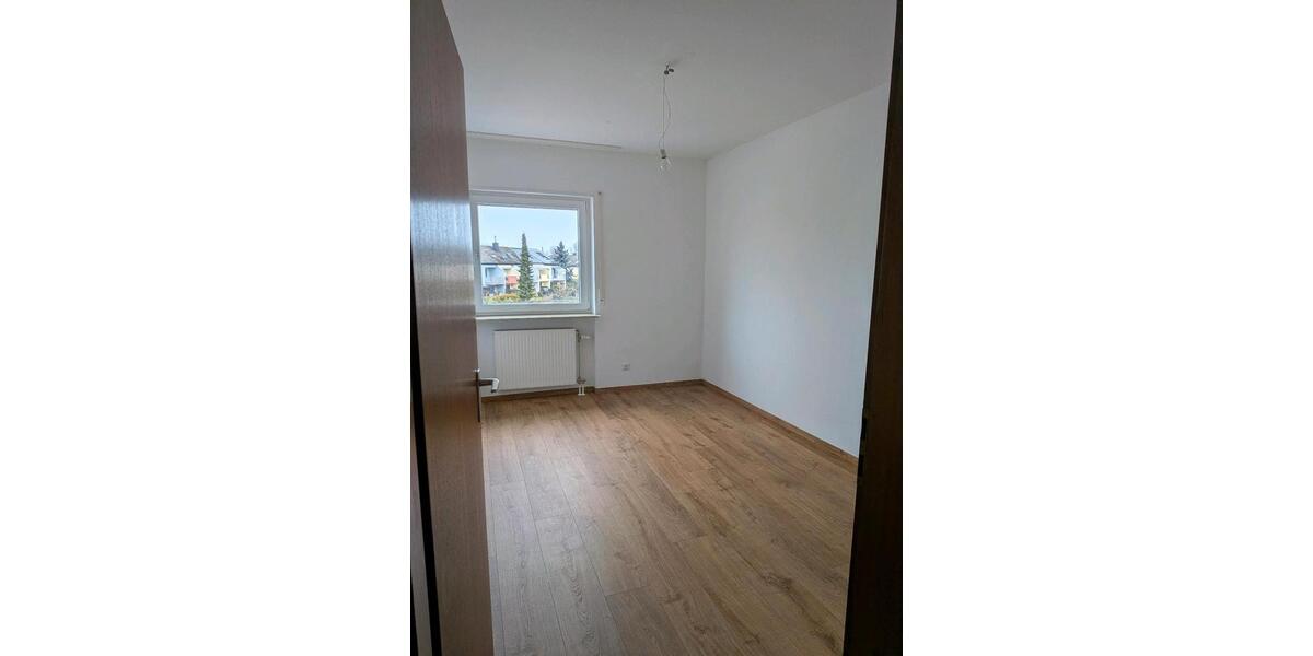 Etagenwohnung Speyer - 3 Zimmer, 81 m&sup2;, 1.000&euro; | Angebot:26357970