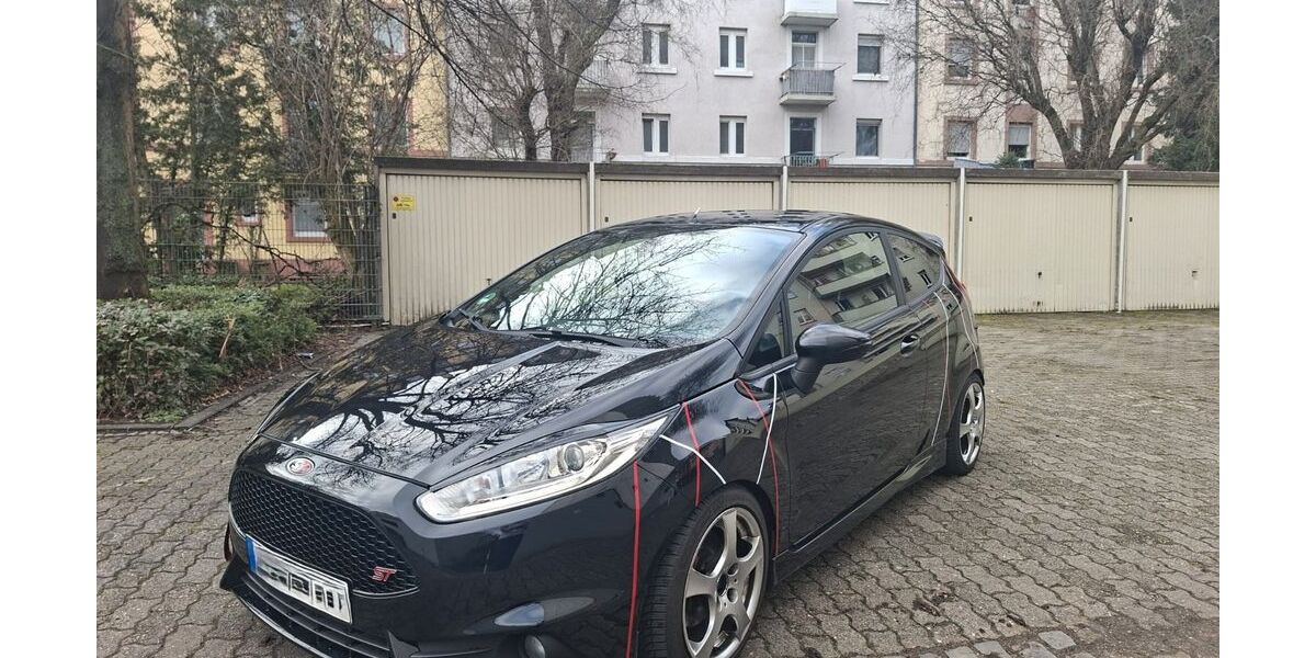 Ford Fiesta 140.400 km 11.499 &euro; Mannheim 68167