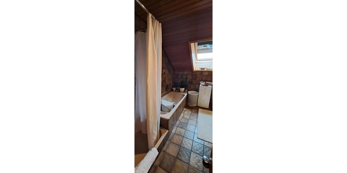 Dachgeschoßwohnung Ludwigshafen am Rhein Ludwigshafen-Oggersheim - 3.5 Zimmer, 82 m&sup2;, 790&euro; | Angebot:26356356