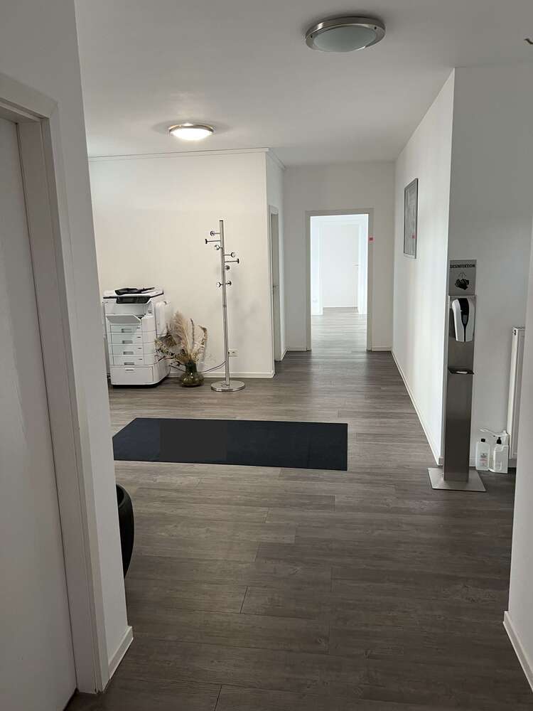 Büro in Schwetzingen 1.860 € 180 m²