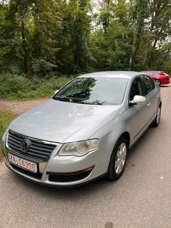 VW Passat 125.000 km 3.990 € Brühl 68782