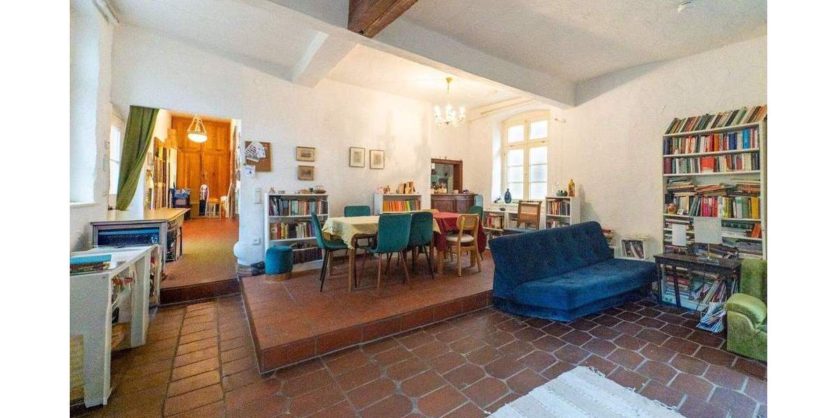 Charmante Altstadtwohnung im denkmalgeschützten Ensemble mit Gemeinschaftsgarten und TG-Stellplatz (optional) 3 zimmer