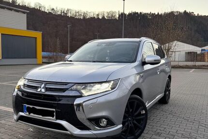 Mitsubishi Plug-in Hybrid Outlander 92.000 km 18.990 &euro; Neckargemünd 69151