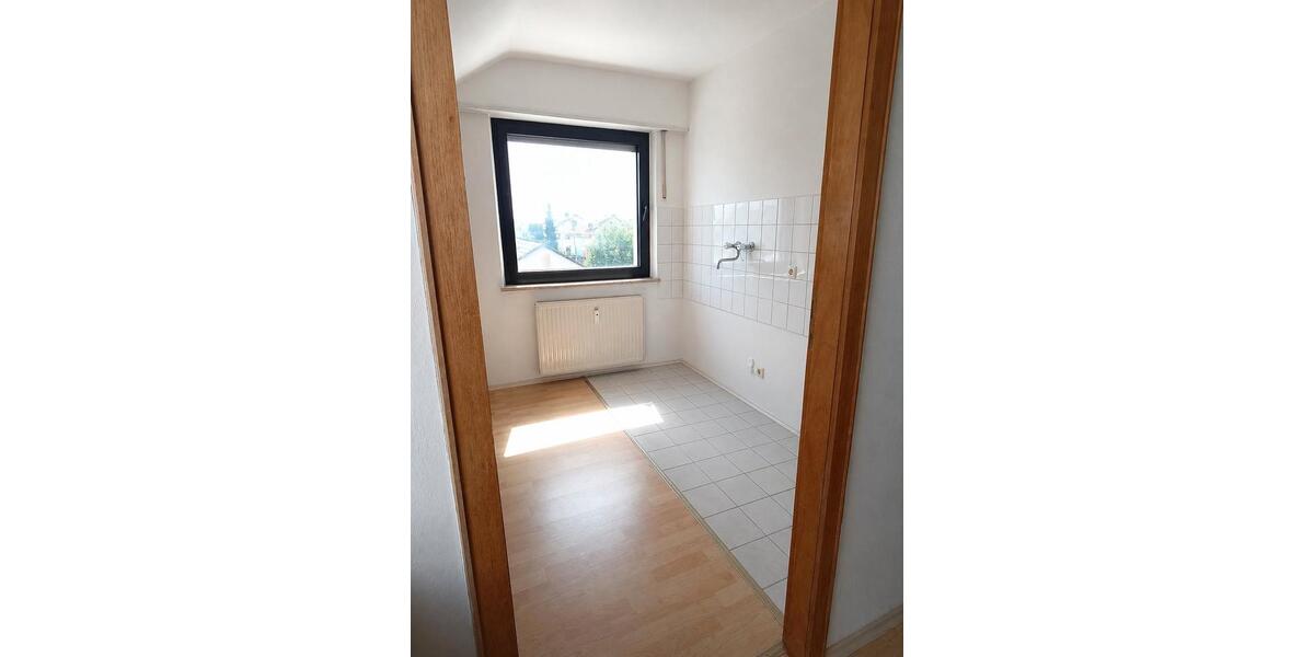 Dachgeschoßwohnung Walldorf - 3 Zimmer, 52 m&sup2;, 620&euro; | Angebot:26537322