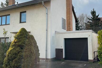 Doppelhaushälfte auf großem Grundstück - verkehrsgünstig gelegen 5 zimmer