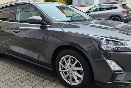 Ford Focus 94.000 km 12.900 € Mannheim 68309