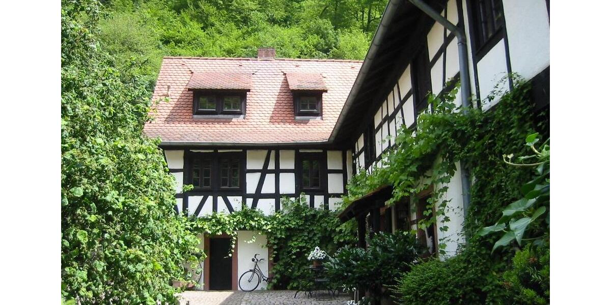 Etagenwohnung Weinheim - 5 Zimmer, 230 m&sup2;, 1.950&euro; | Angebot:26481764