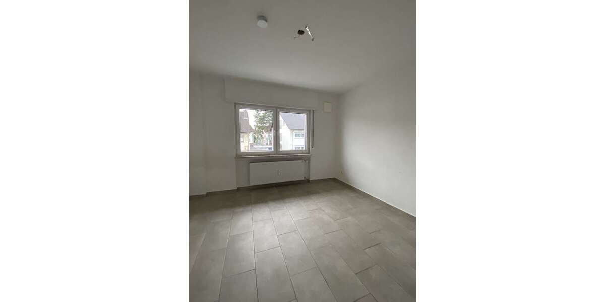 Etagenwohnung Sandhausen - 5 Zimmer, 98 m&sup2;, 1.330&euro; | Angebot:26086981
