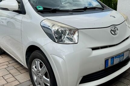 Toyota IQ 94.000 km 4.799 &euro; Mannheim 68309