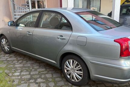 Toyota Avensis 255.000 km 1.899 &euro; Oftersheim 68723